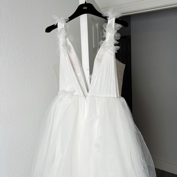 NEW Katie May Aurora Gown in Ivory - Picture 9 of 16